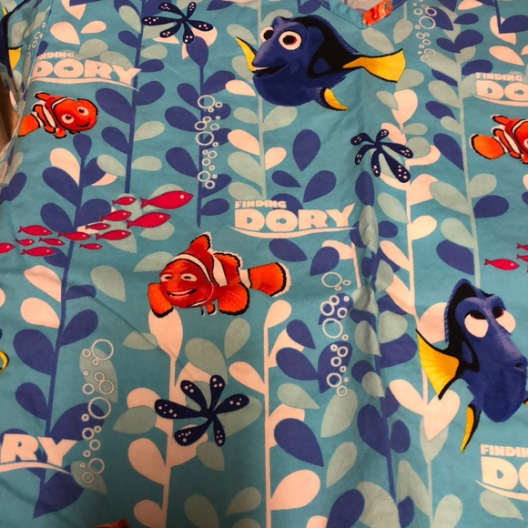 Scrub top - Picture 2 of 3